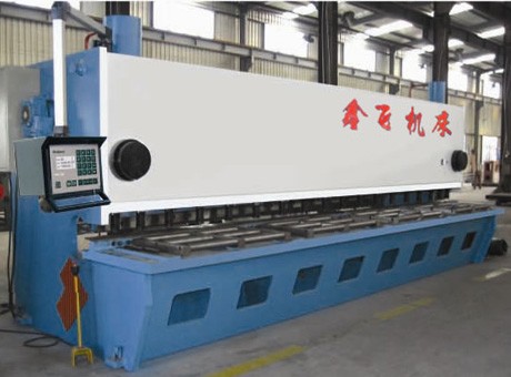 QC11K系列數(shù)控液壓閘式剪板機
