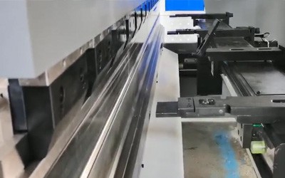 折彎機聯(lián)動